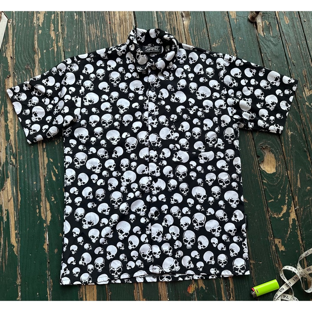 Dragonfly Clothing Company Mens Skull Print Short Sleeve Button Down Shirt Small